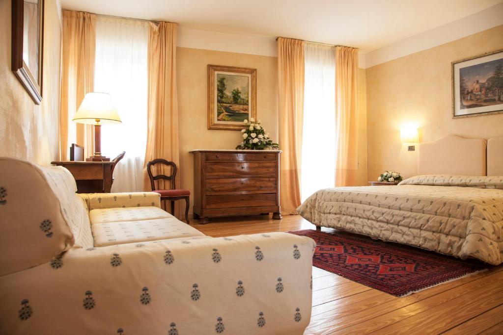 Locanda La Posta Cavour Eksteriør billede